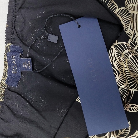 Eclair Black Gold Crepe Puff Sleeve Top - Picture 9 of 11